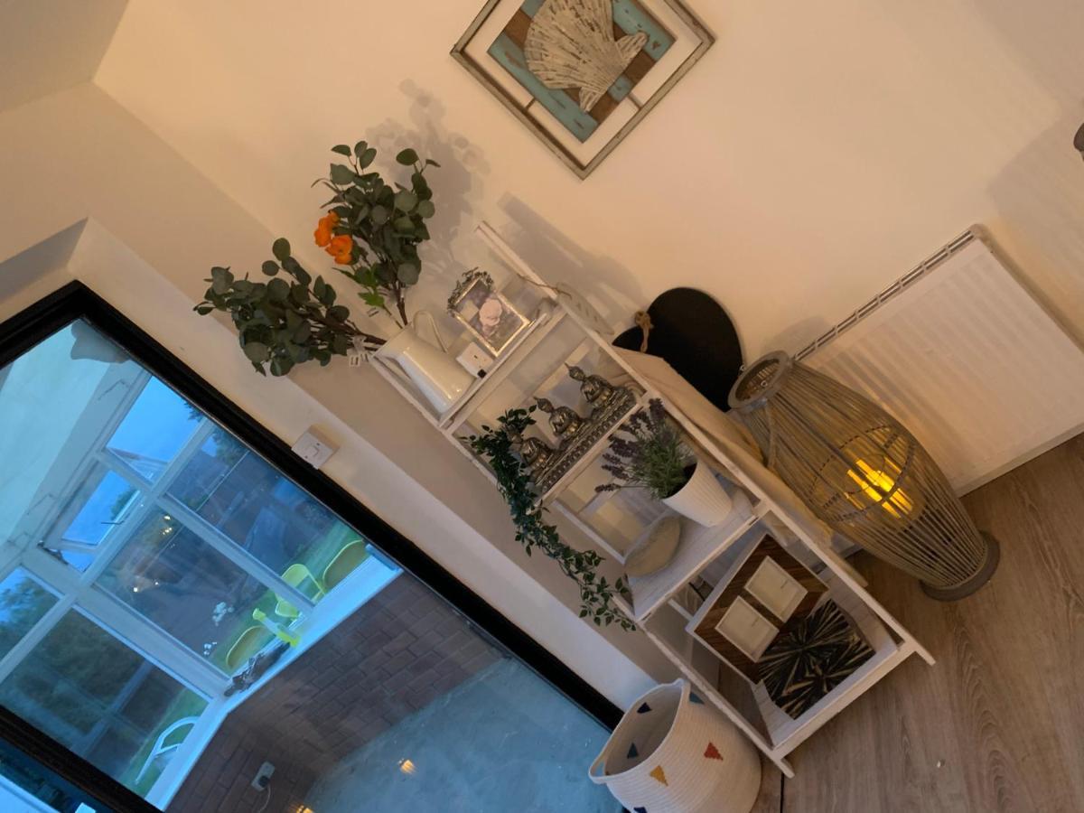Sutton-on-Sea Shore Lodge. 4 Bed Bungalow Only Mtrs From The Beach. Sleeps 8 מראה חיצוני תמונה